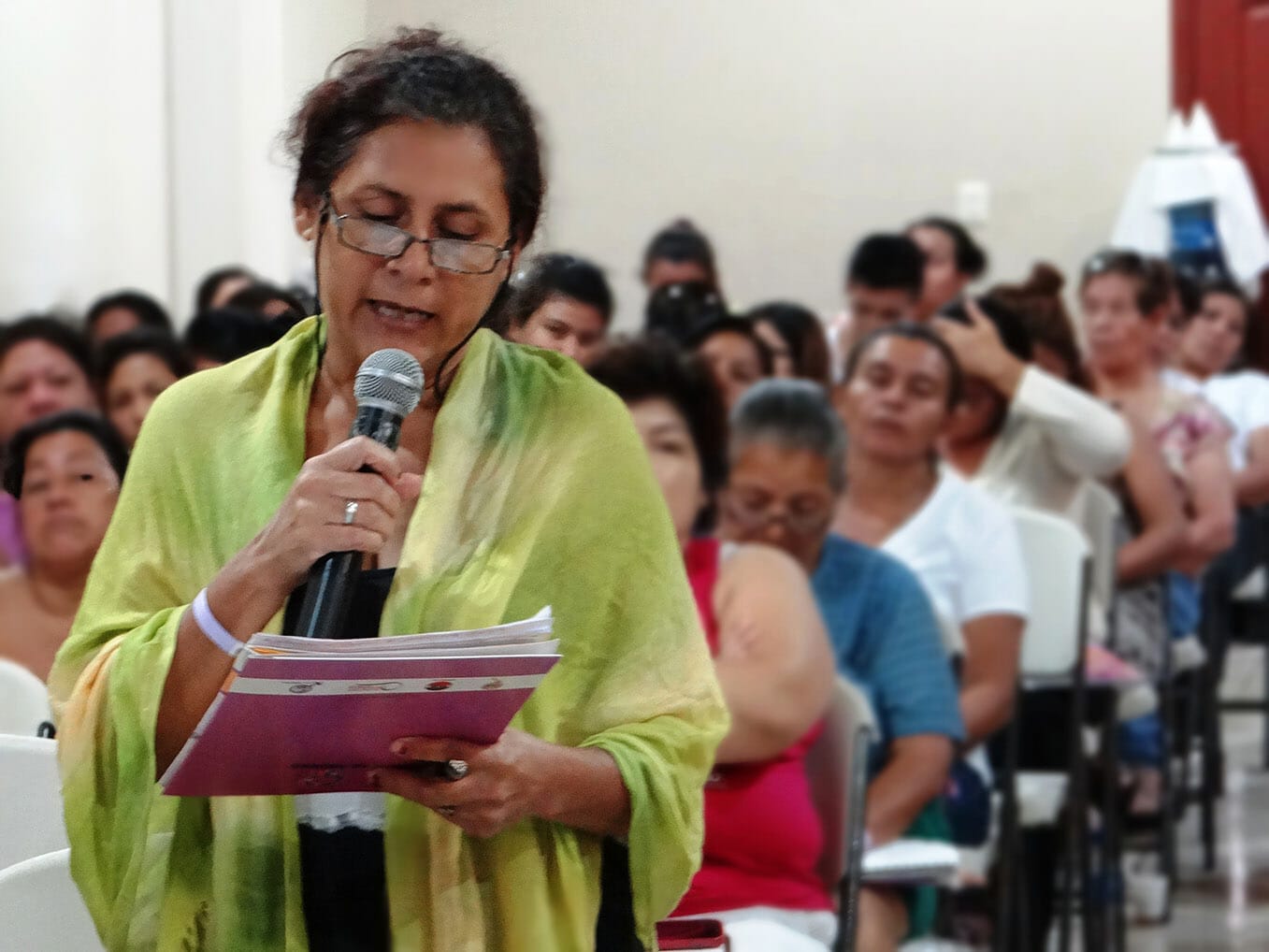 Arrivo de participantes al Encuentro Feminista 2014 - Preguntas asistentes